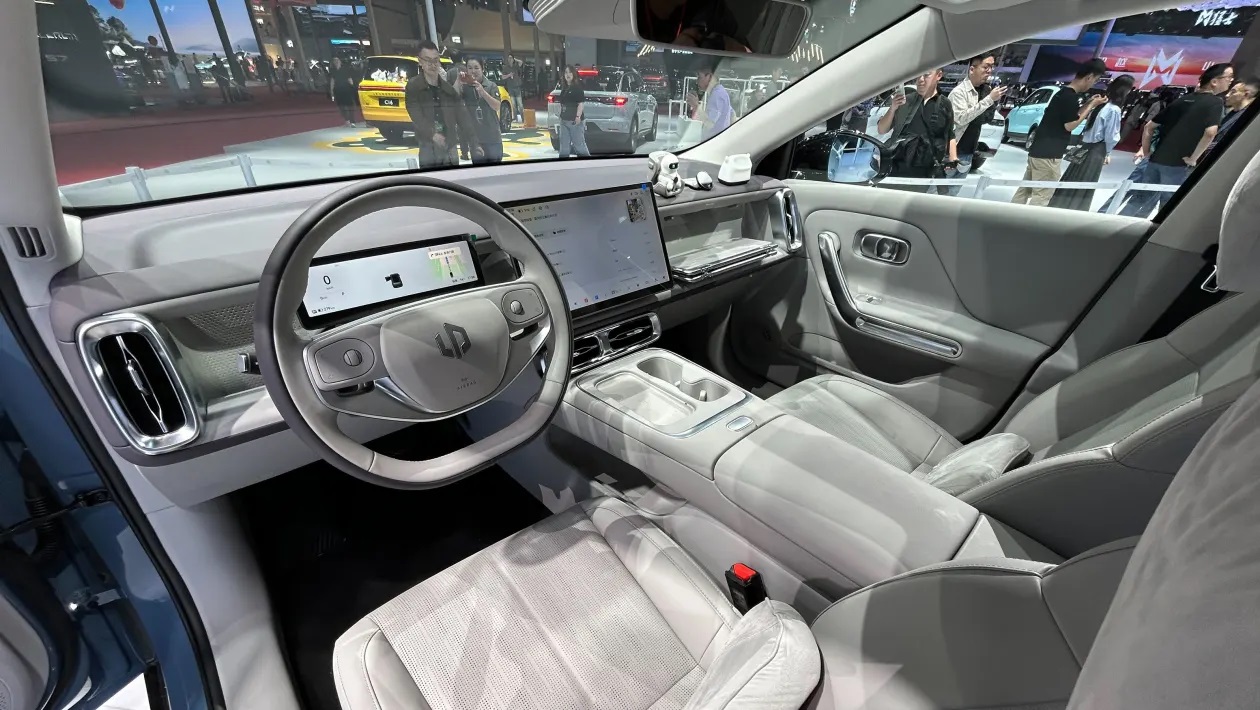 LEAPMOTOR B01 AUTO SHANGHAI 2025 3