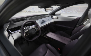 Mazda EZ 60 2025 (10)