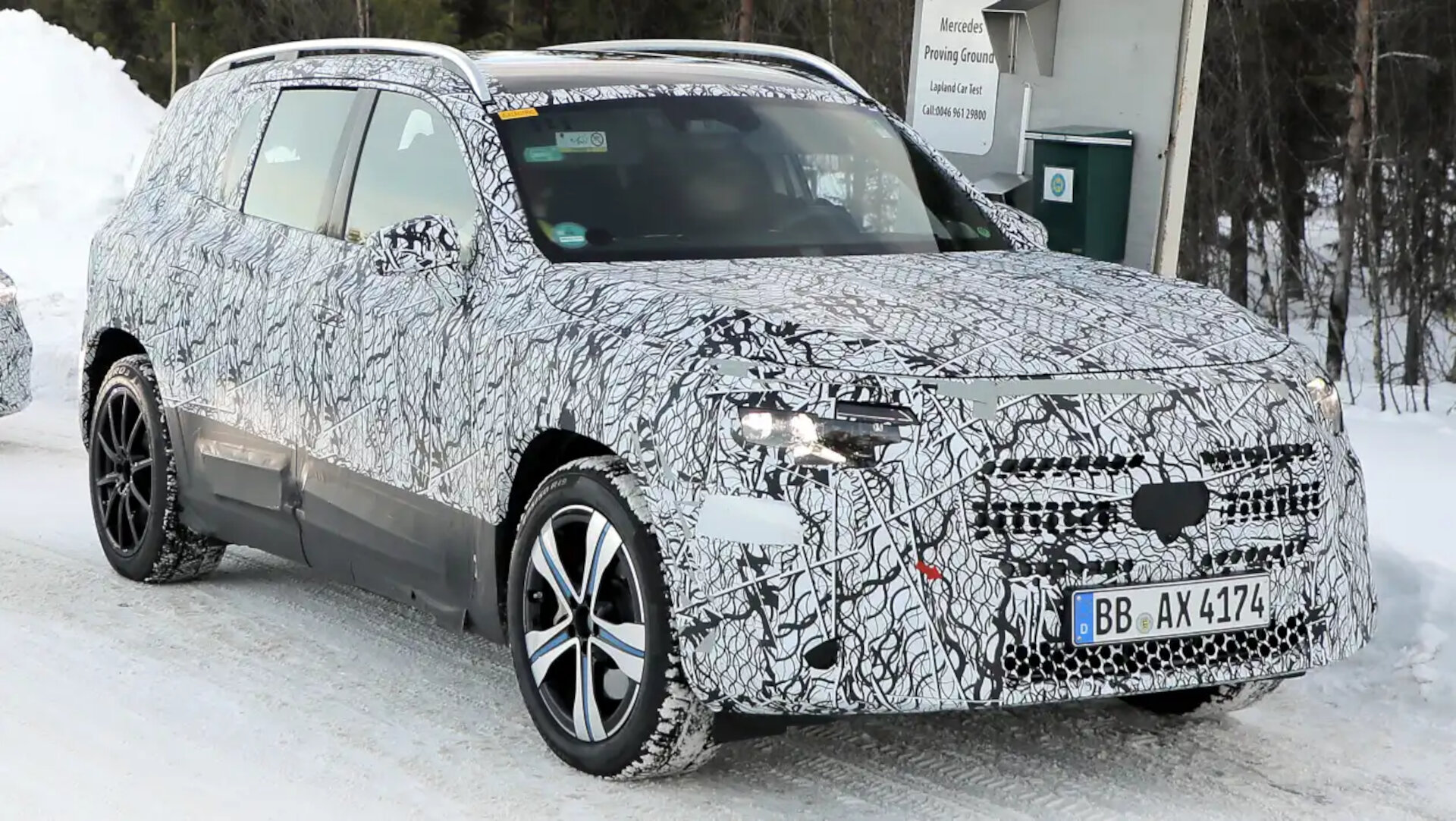 Mercedes Benz GLB spy shots (12)