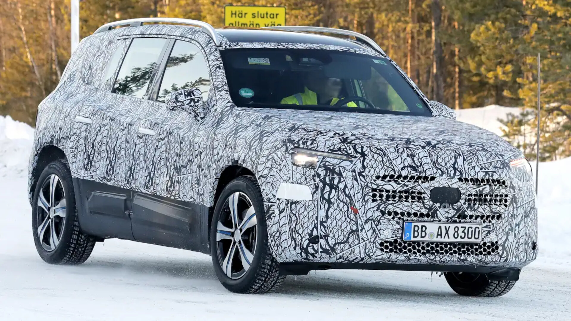 Mercedes Benz GLB spy shots (14)