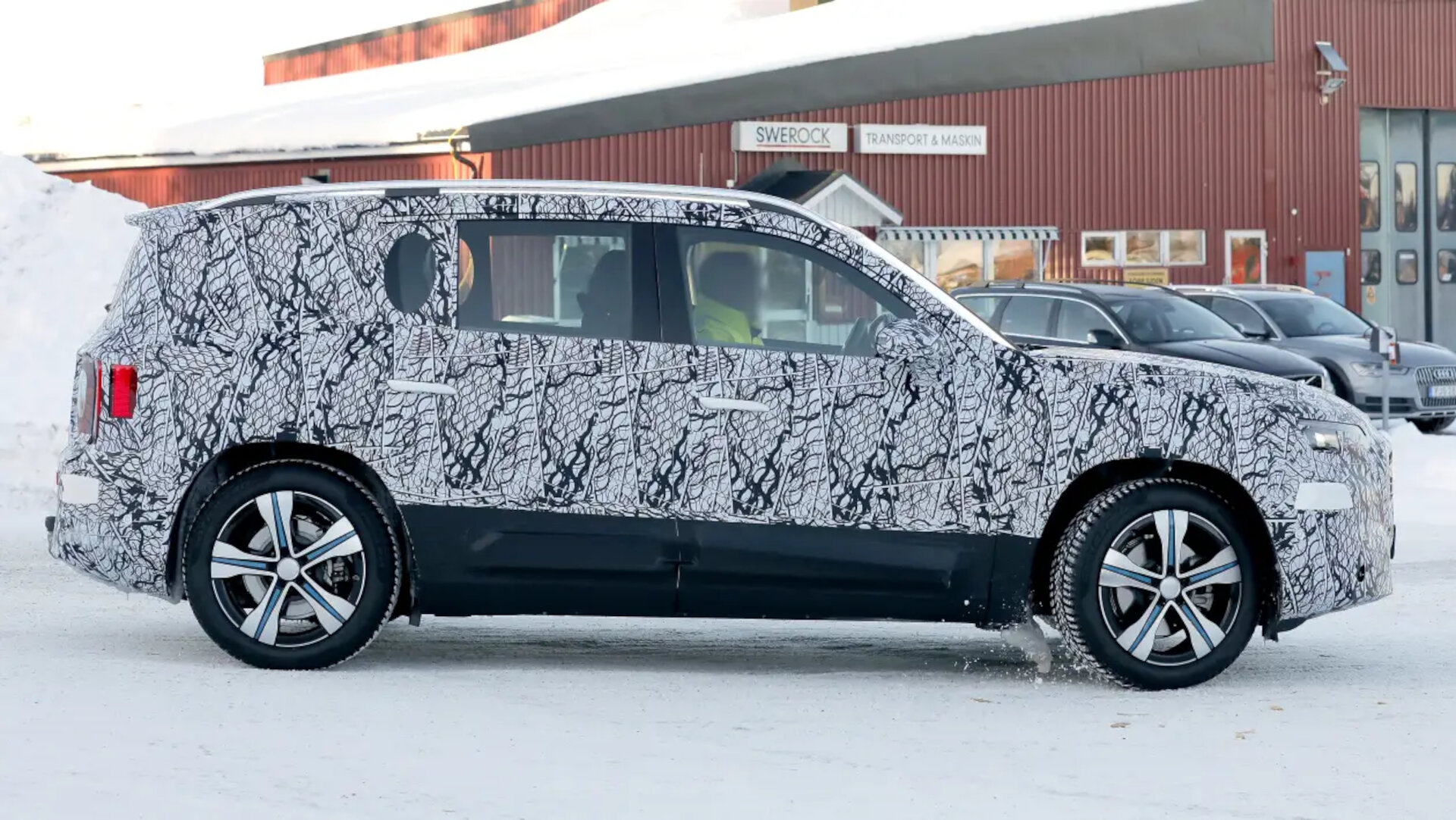 Mercedes Benz GLB spy shots (18)