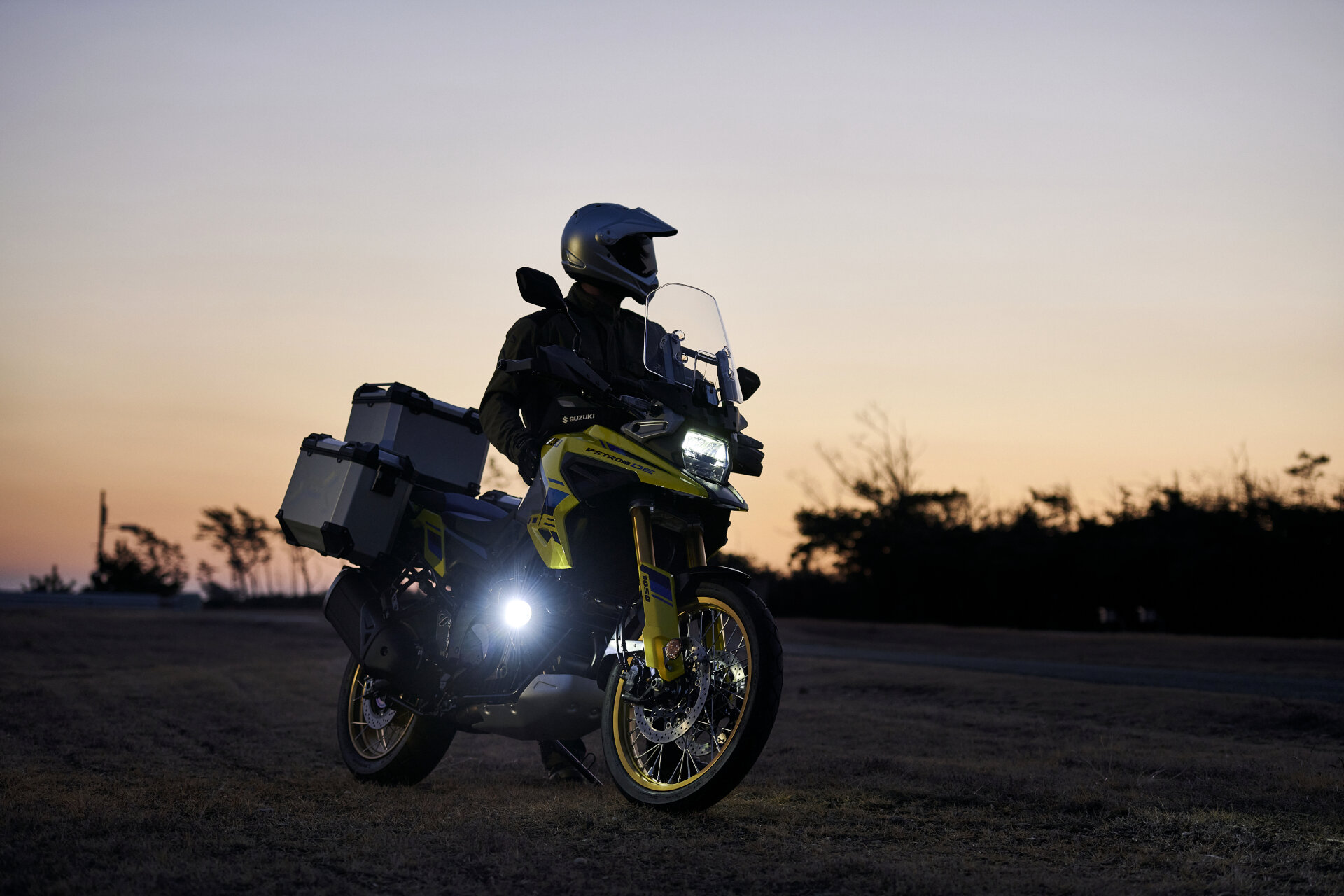 Suzuki V Strom 1050 DE World Tourer (4)