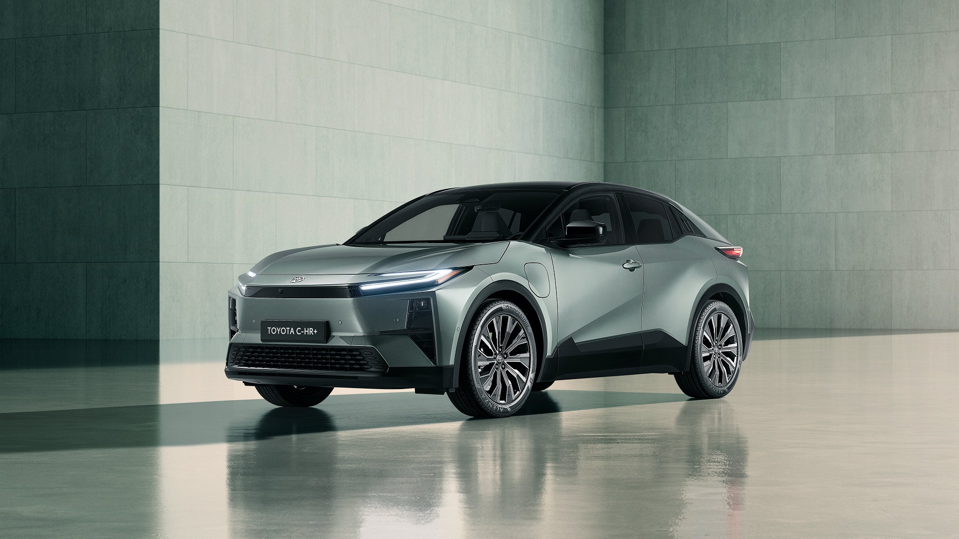 Toyota C HR+ studio 2025 (2)