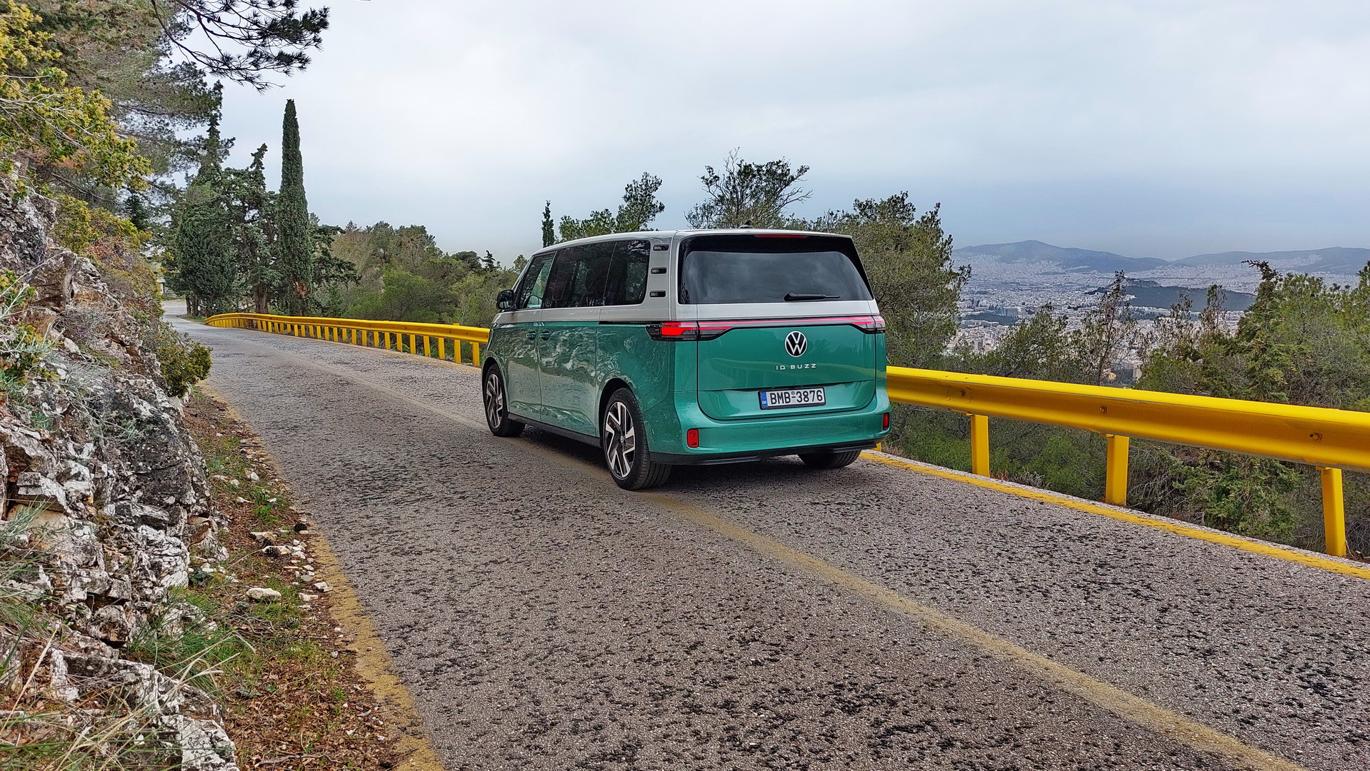 Volkswagen ID.Buzz 7 seat Pro 296ps Test 2025 15
