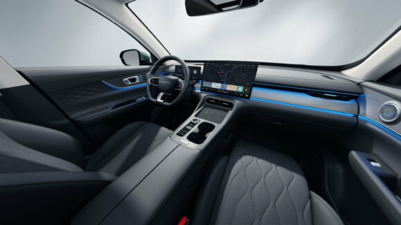 03 Chery Tiggo 8 interior