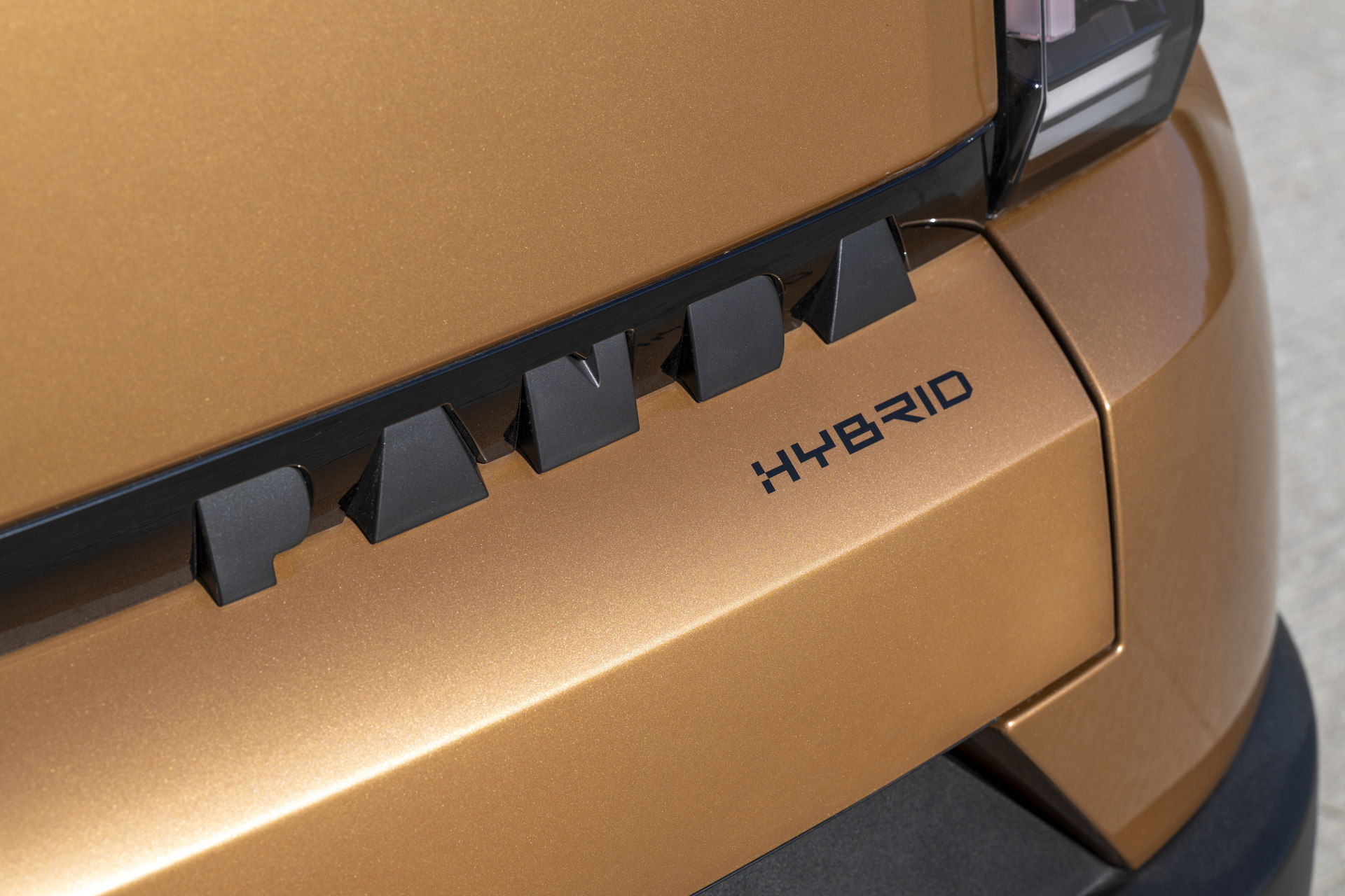 Fiat Grande Panda Hybrid La Prima (22)