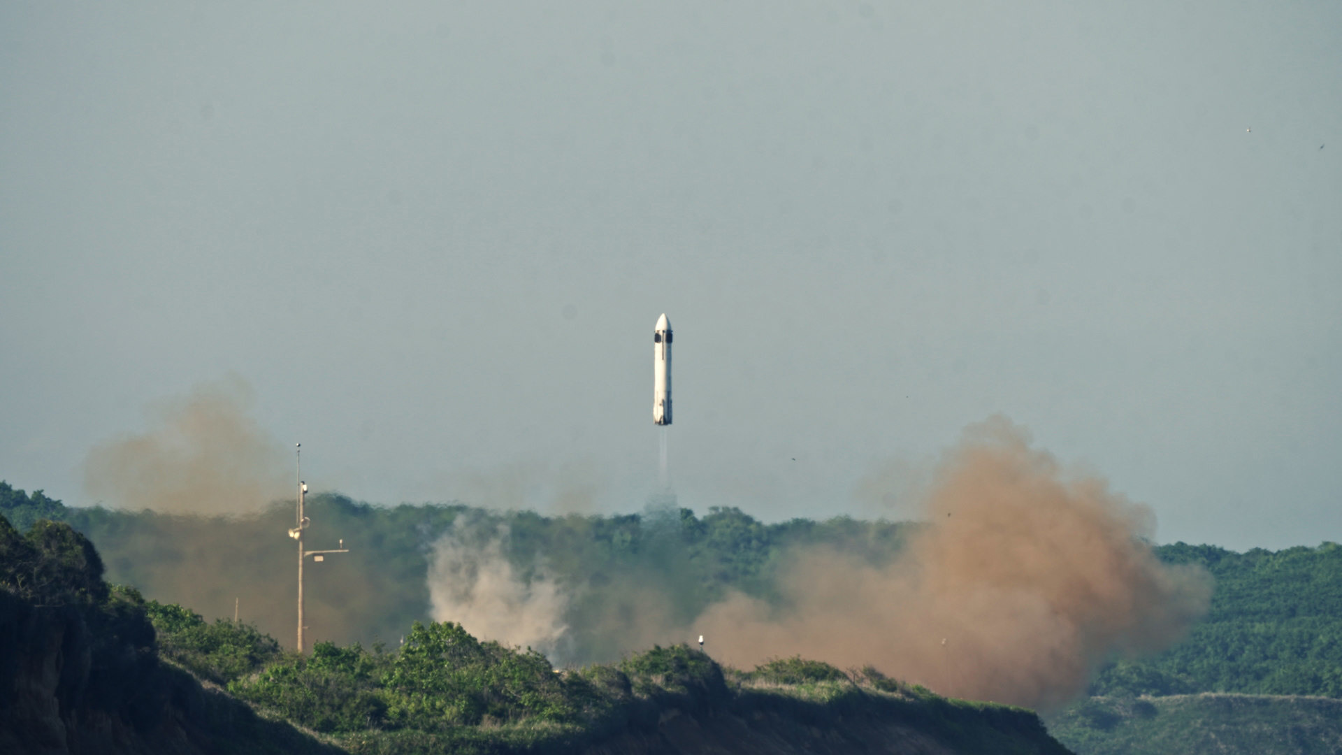 Honda experimental reusable rocket (1)