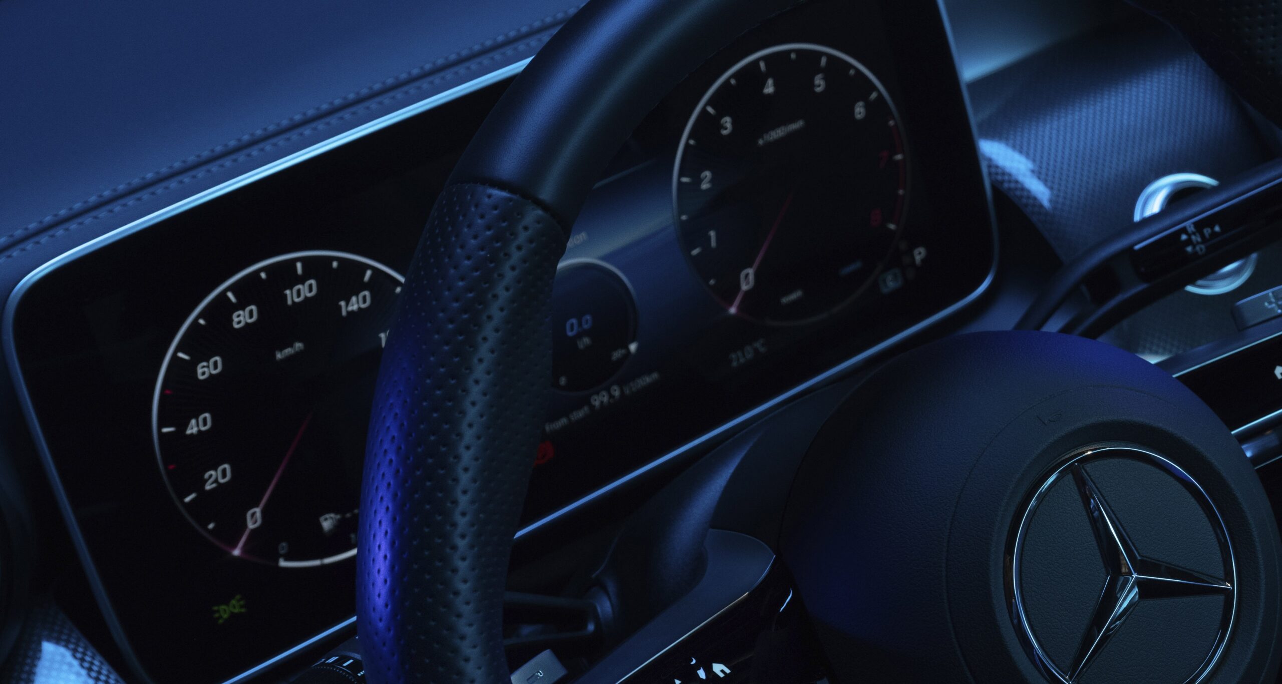 Mercedes Benz GLC Iconic 2025 (4)