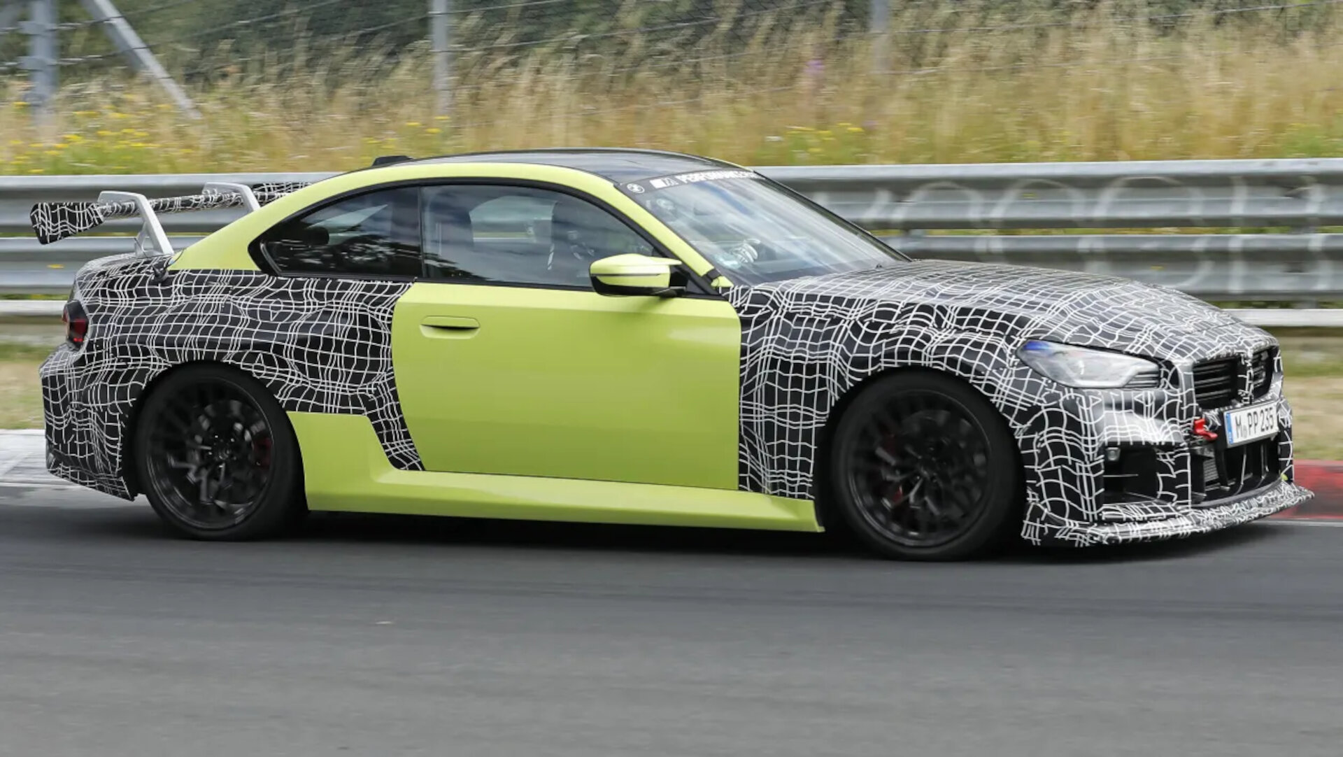 BMW M2 Track Pack spy shot 2025 (2)