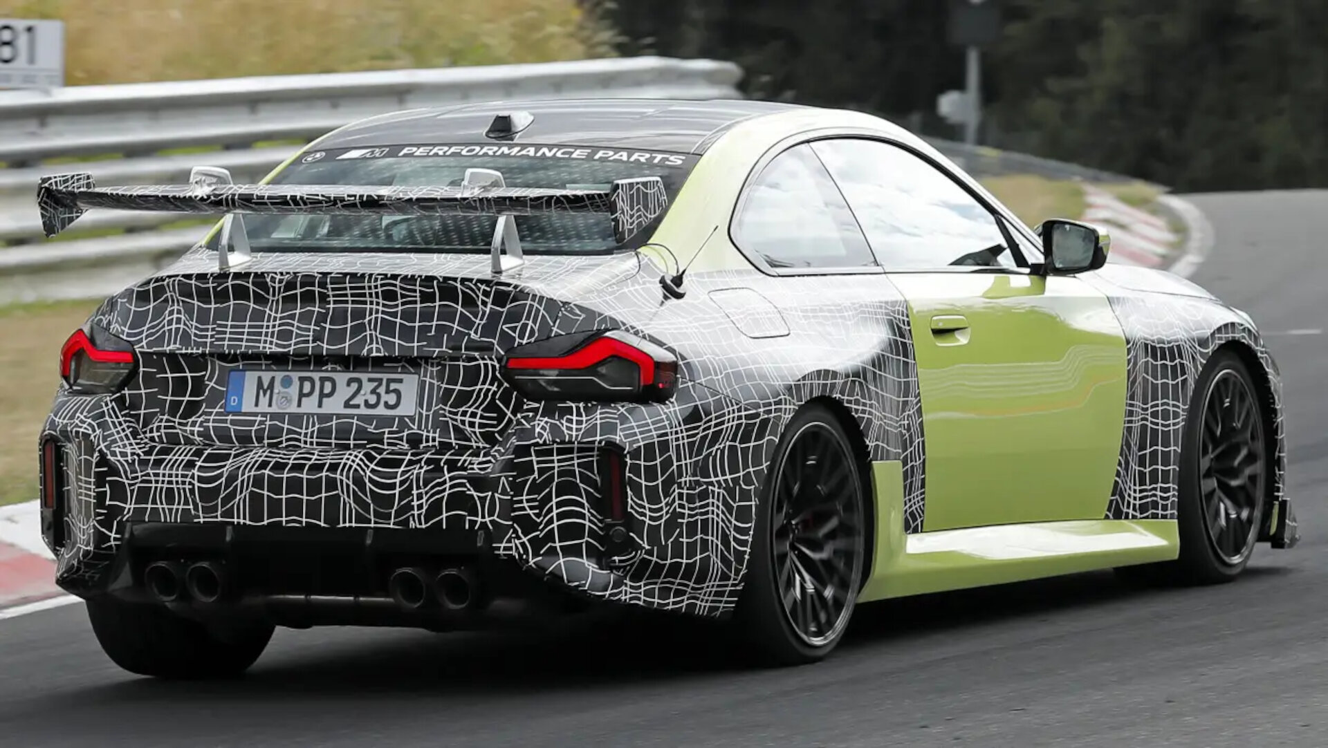 BMW M2 Track Pack spy shot 2025 (4)