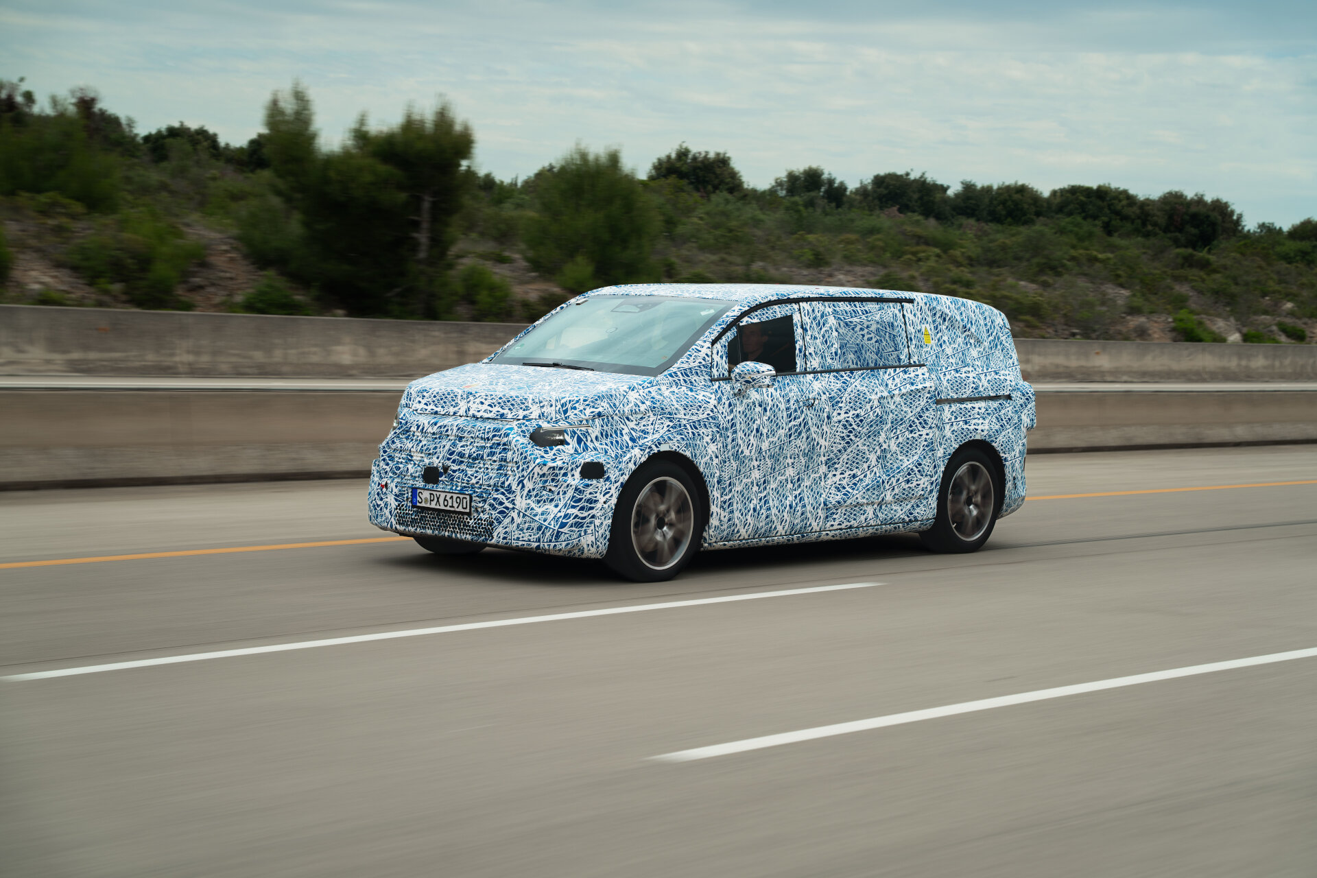 Dreifach Erfolg in Sachen Effizienz: Mercedes Benz VLE meistert die nächsten Entwicklungsmeilensteine Triple Score in Efficiency: Mercedes Benz VLE succeeds in next major development steps