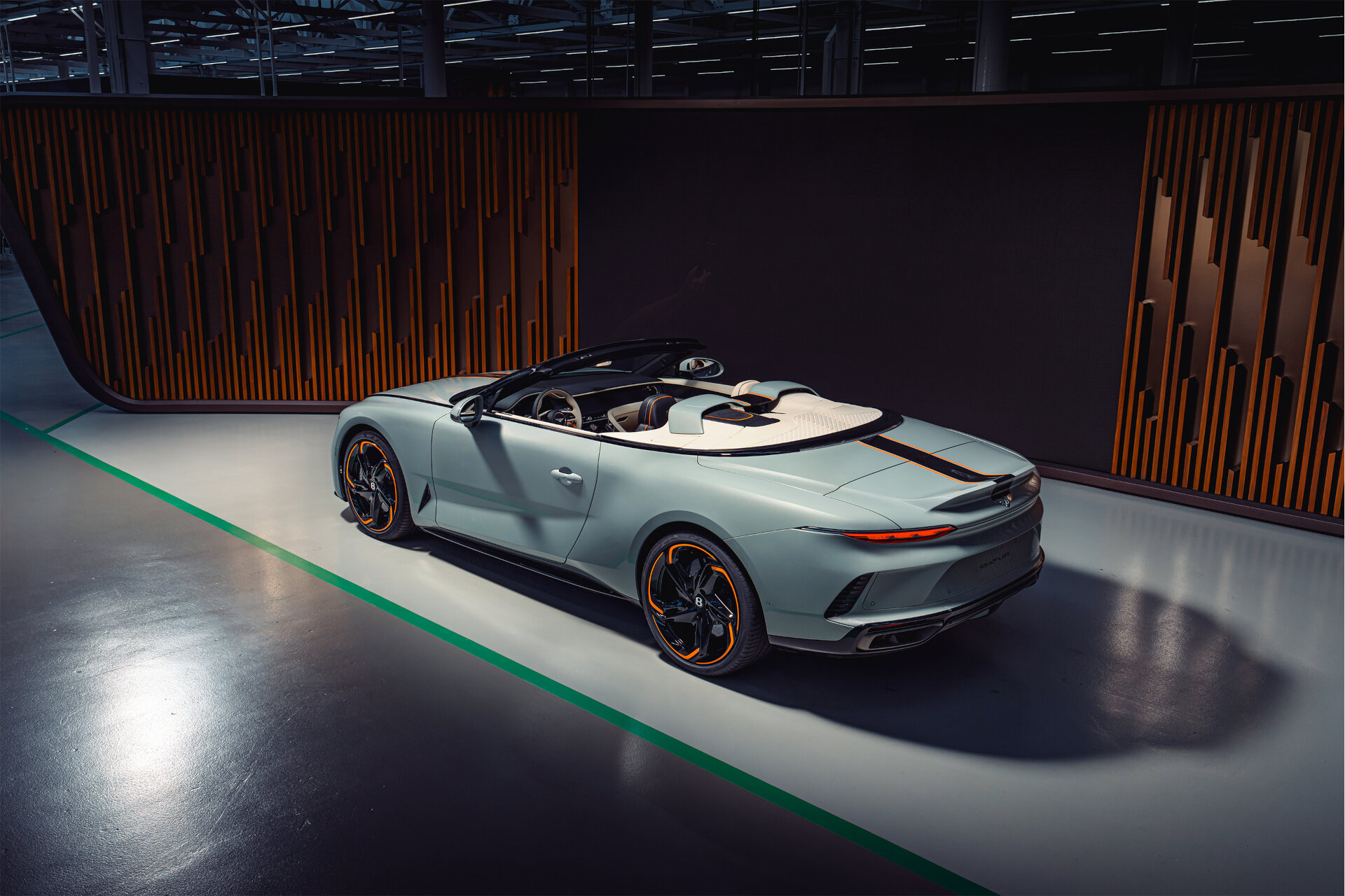 Bentley Batur Convertible One plus One (3)