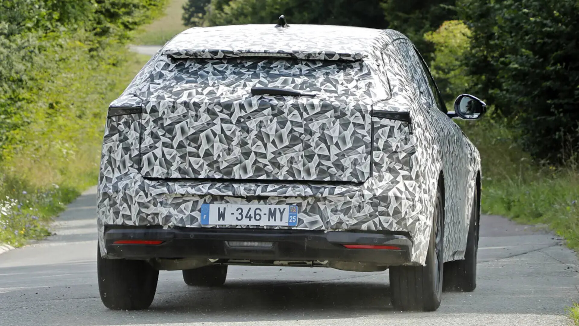 DS Automobiles No7 prototype (4) DS Automobiles No7 prototype (4)