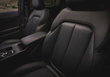 A closer view of the 2026 Jeep® Cherokee Limited’s seats