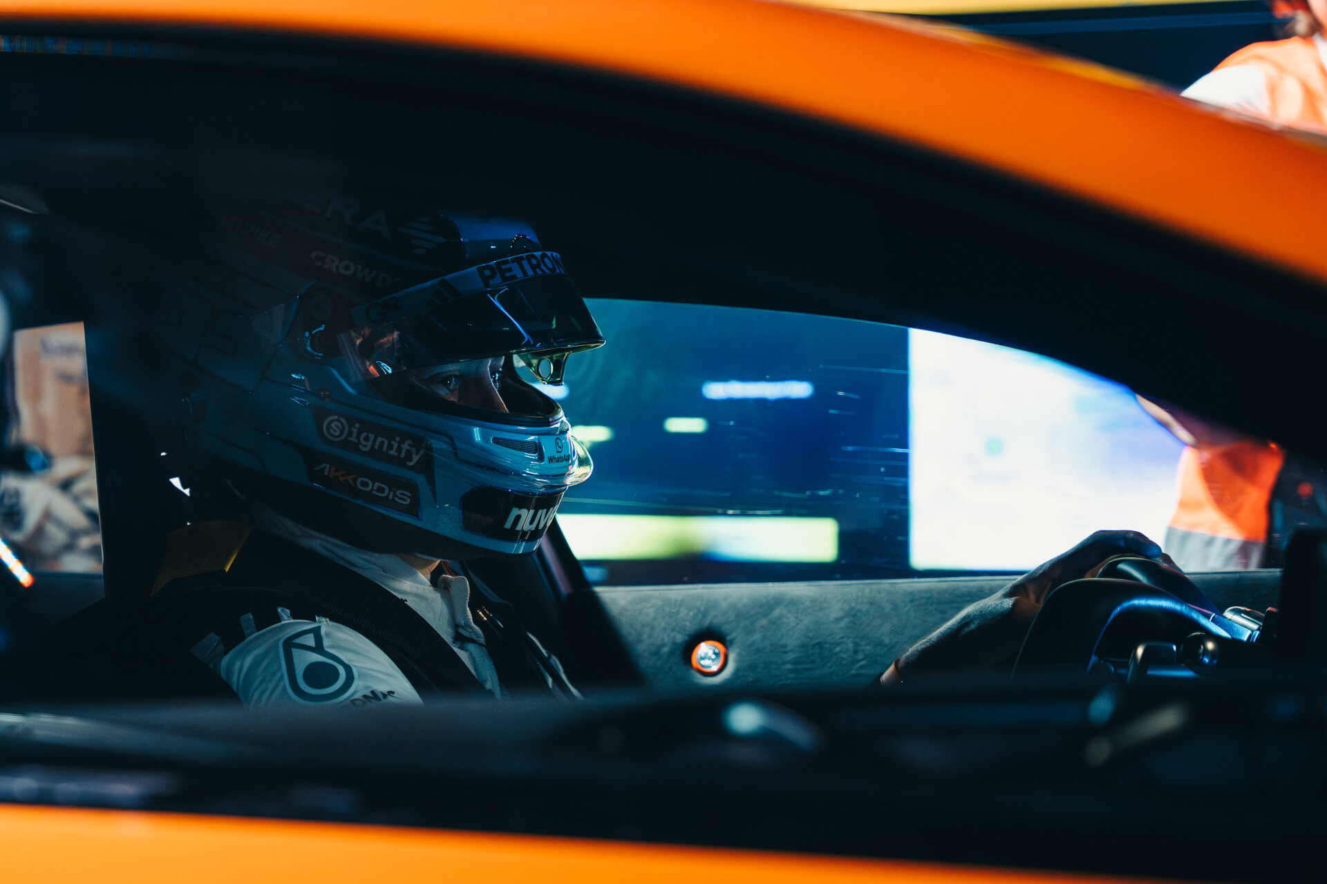 CONCEPT AMG GT XX definiert Performance neu: Technologieträger pulverisiert Weltrekorde in Serie und fährt in „acht Tagen um die Welt“ CONCEPT AMG GT XX redefines performance: Technology pioneer shatters record after record – and drives "around th