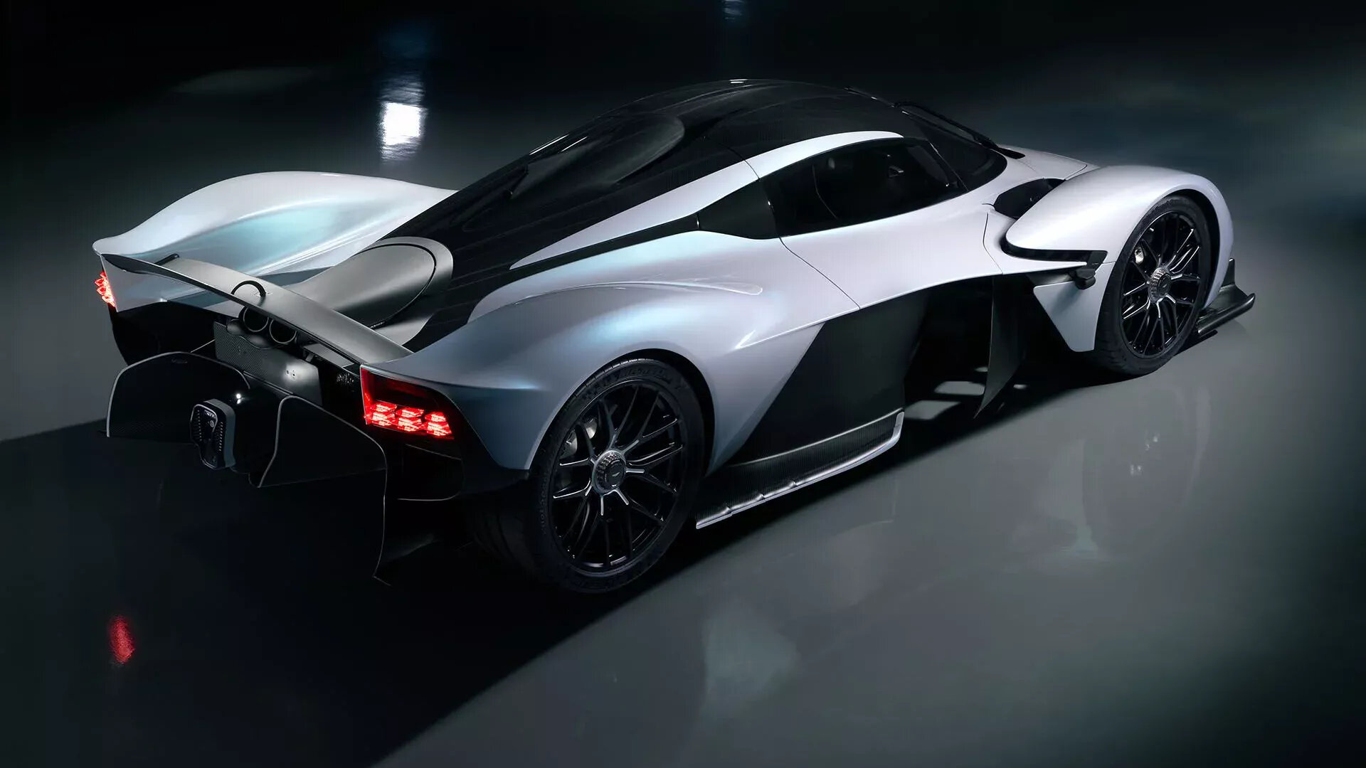 Daniel Ricciardo Aston Martin Valkyrie 12