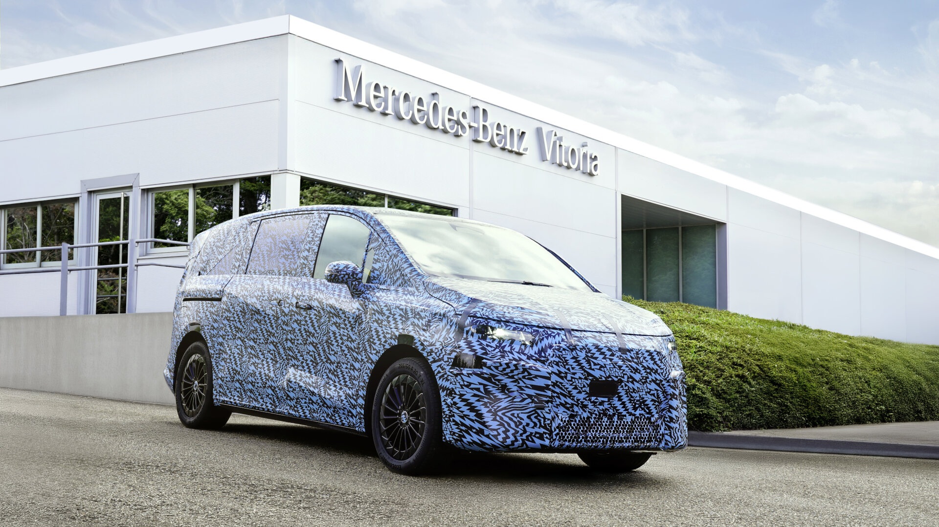 Mercedes Benz Werk Vitoria bereit für eine neue Ära: Vorserienfertigung des VLE erfolgreich gestartet Mercedes Benz Vitoria plant ready for a new era: Pre series production of the new VLE successfully started
