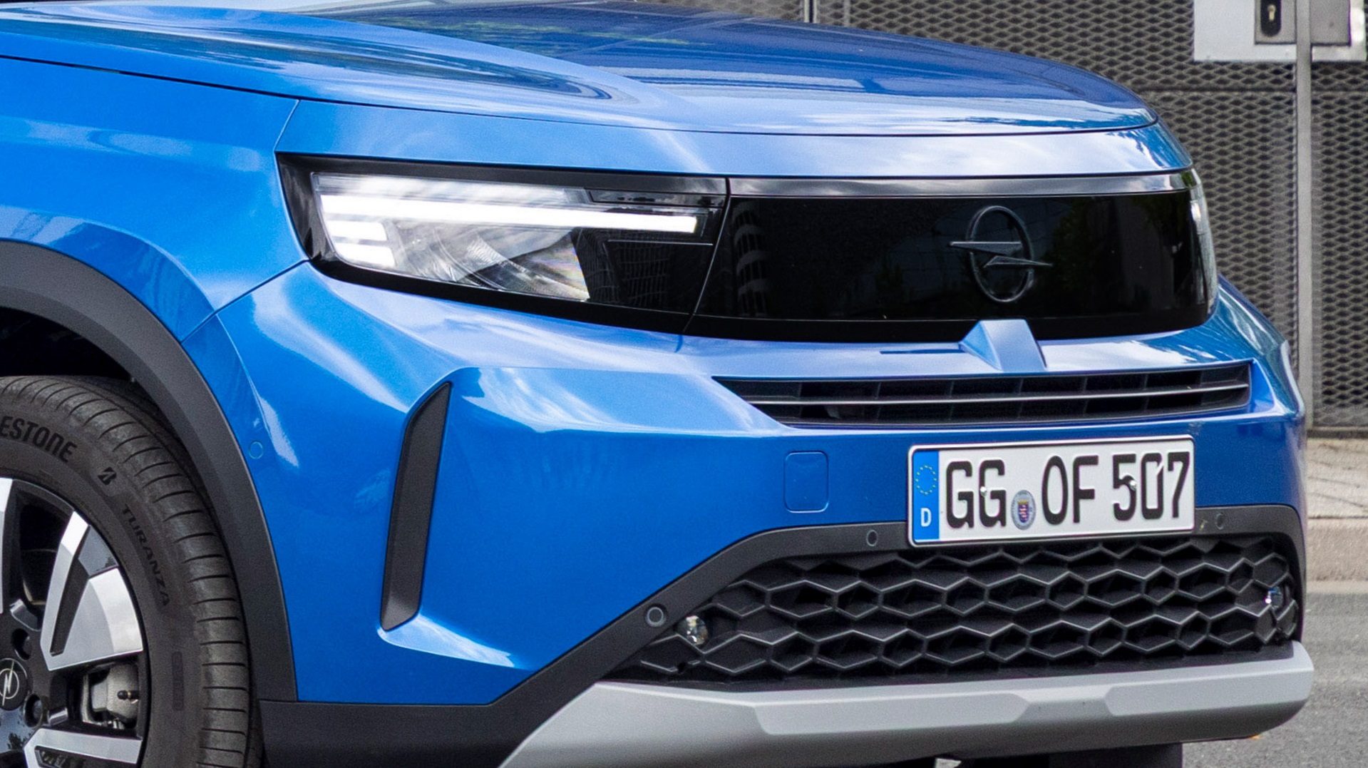 Opel Frontera GS 7seat 2025 blue (37) Opel Frontera GS 7seat 2025 blue (37)