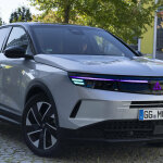Opel Grandland autonomous vehicle (2)
