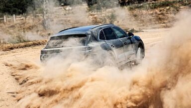 PORSCHE CAYENNE ELECTRIC AUTO EXPRESS 2025 1