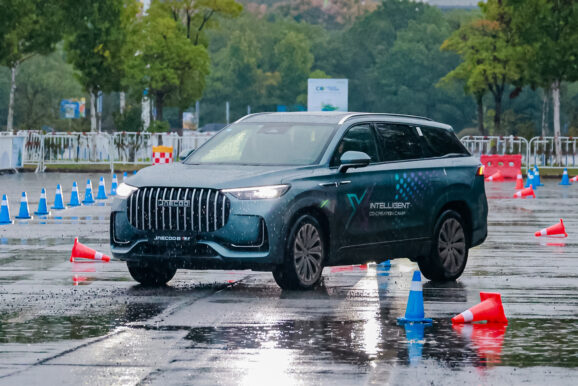 Test Drive China Omoda 1