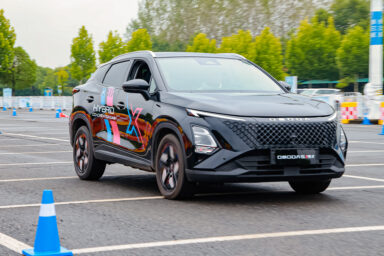 Test Drive China Omoda 2