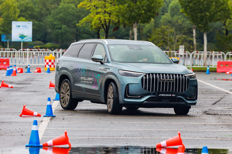 Test Drive China Omoda 5