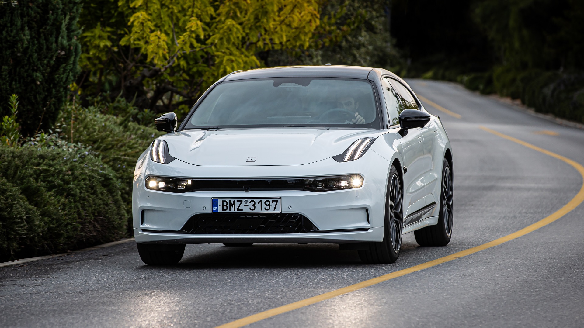 Zeekr 001 drive Costa Navarino 2025 (1) Zeekr 001 drive Costa Navarino 2025 (1)