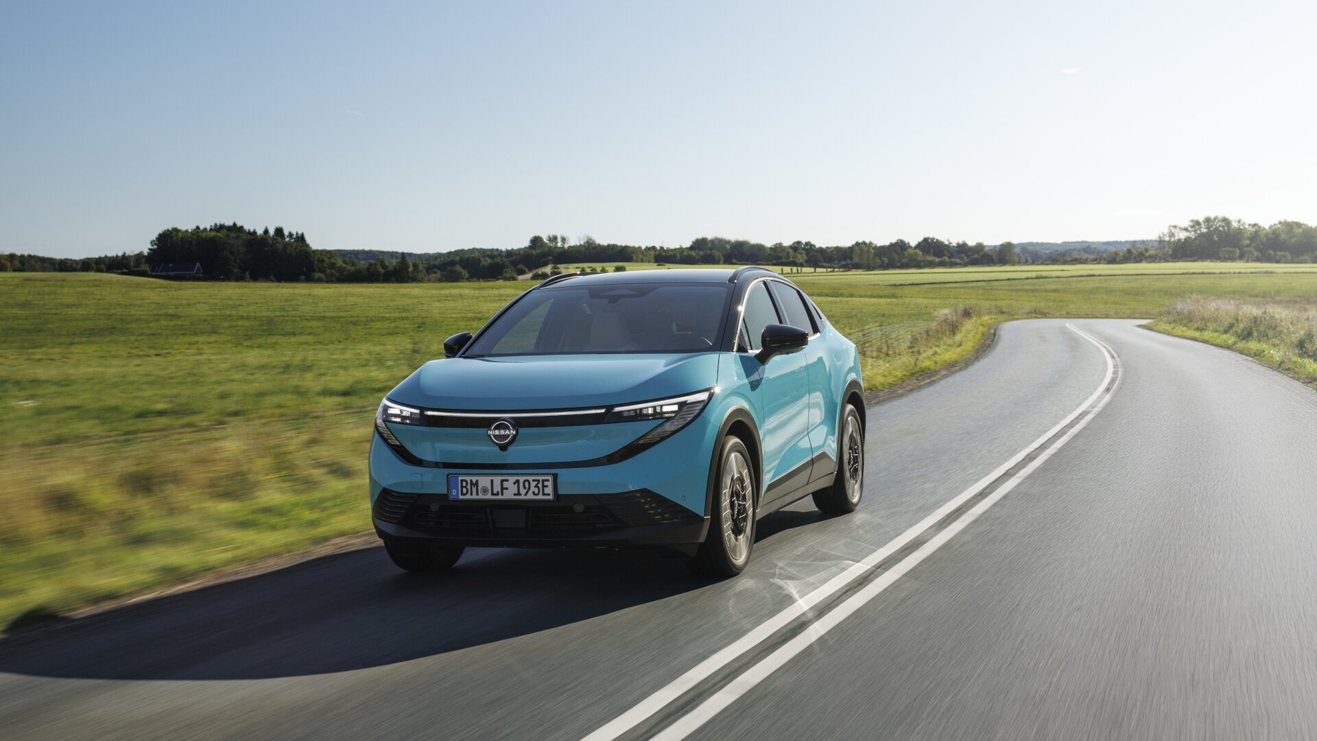 All new Nissan LEAF Hits the Road