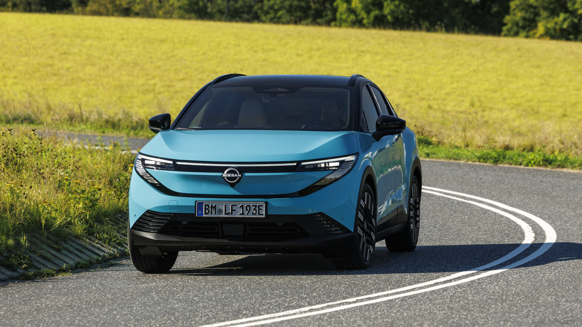 All new Nissan LEAF Hits the Road