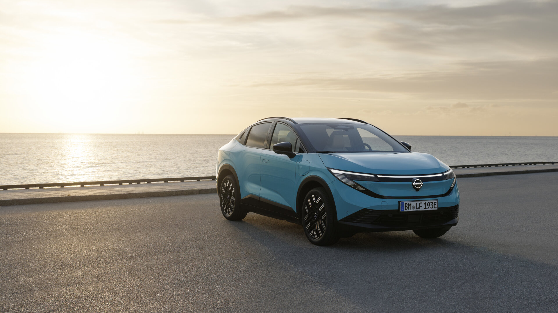 All new Nissan LEAF Hits the Road