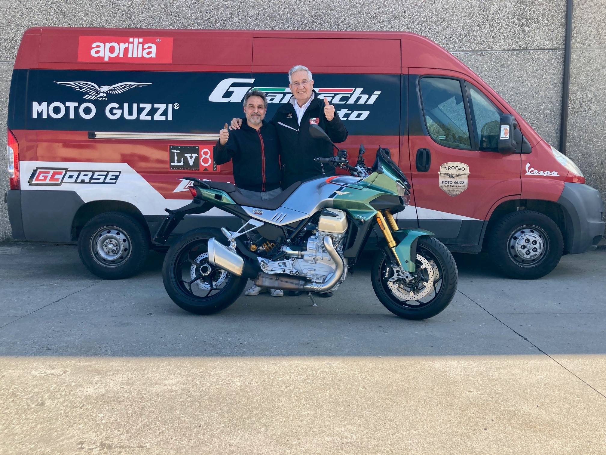 Andrea de Adamich (4) Andrea de Adamich (4)