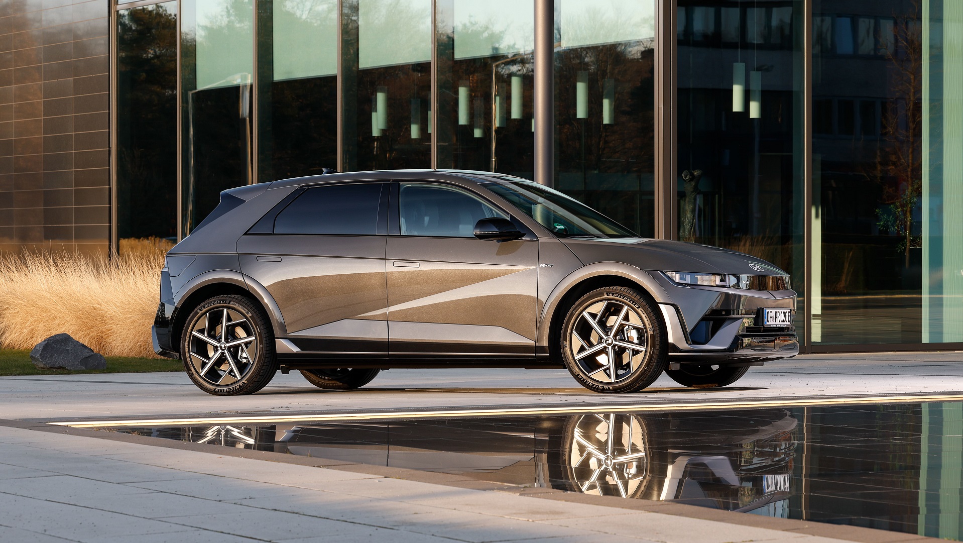 Hyundai IONIQ 5 N Line 2025 (3) Hyundai IONIQ 5 N Line 2025 (3)