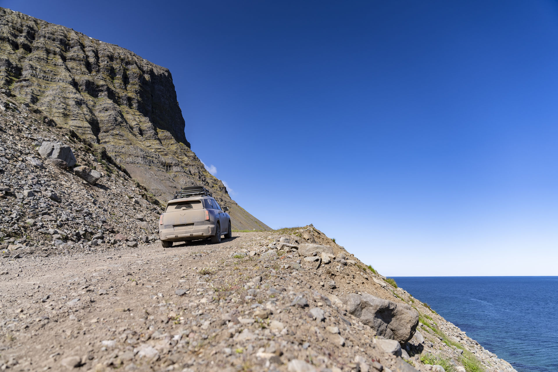 MINI Countryman SE ALL4 Iceland (16) MINI Countryman SE ALL4 Iceland (16)