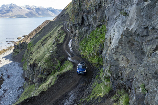 MINI Countryman SE ALL4 Iceland (35)