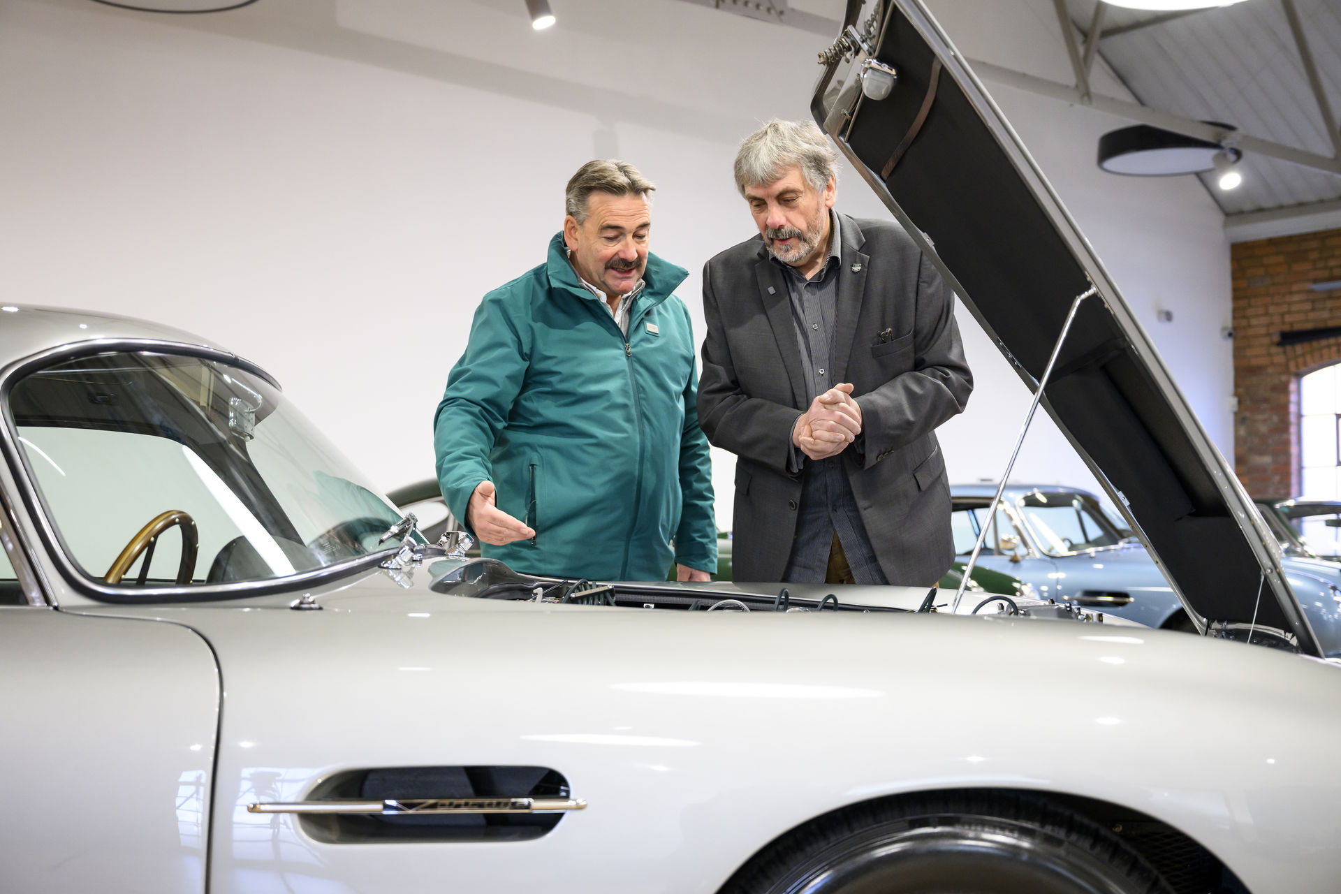 Mr Willliams with his restored DB5 Vantage (02)2 Mr Willliams with his restored DB5 Vantage (02)2