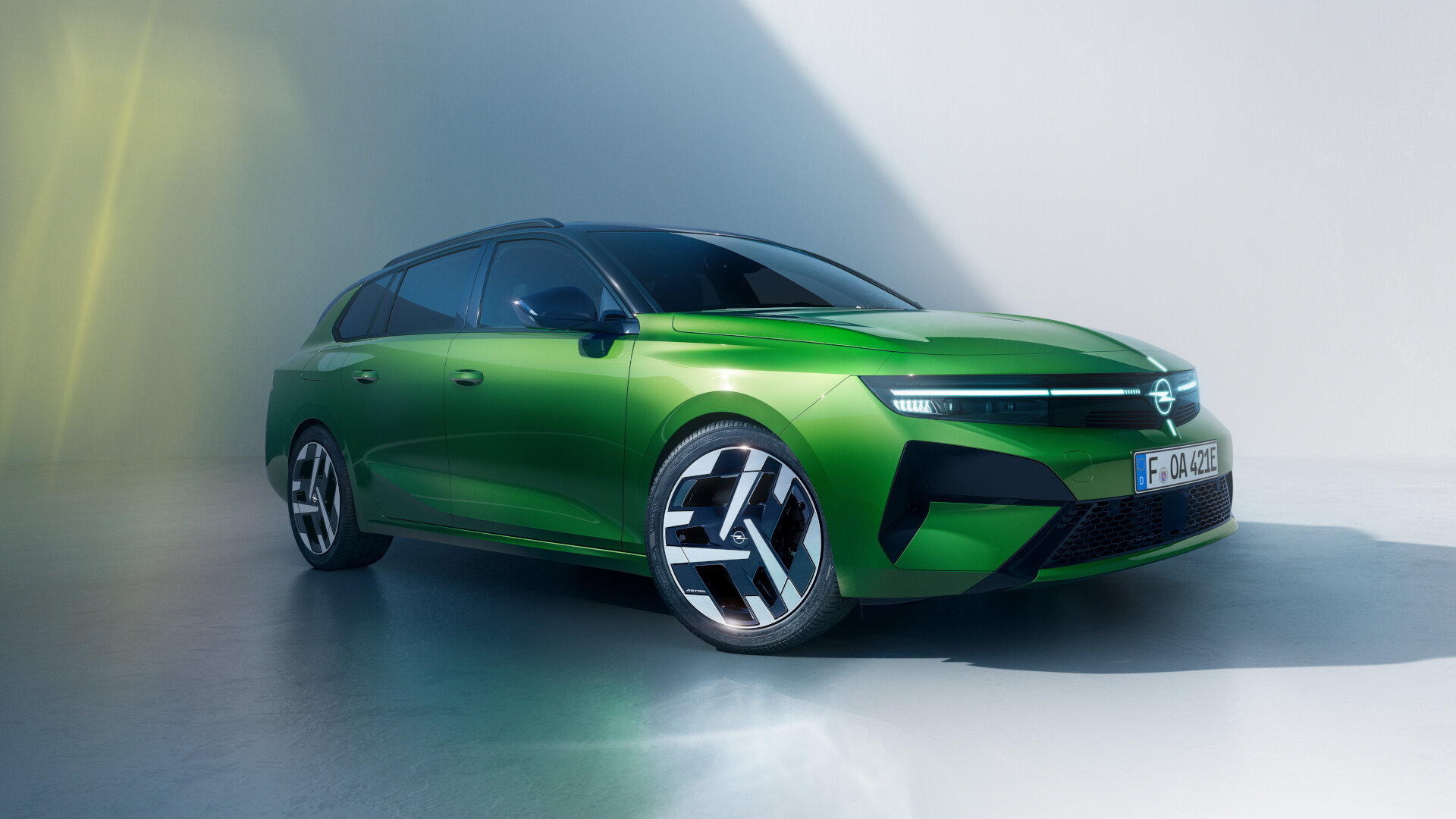 Opel Astra Sports Tourer (2) Opel Astra Sports Tourer (2)