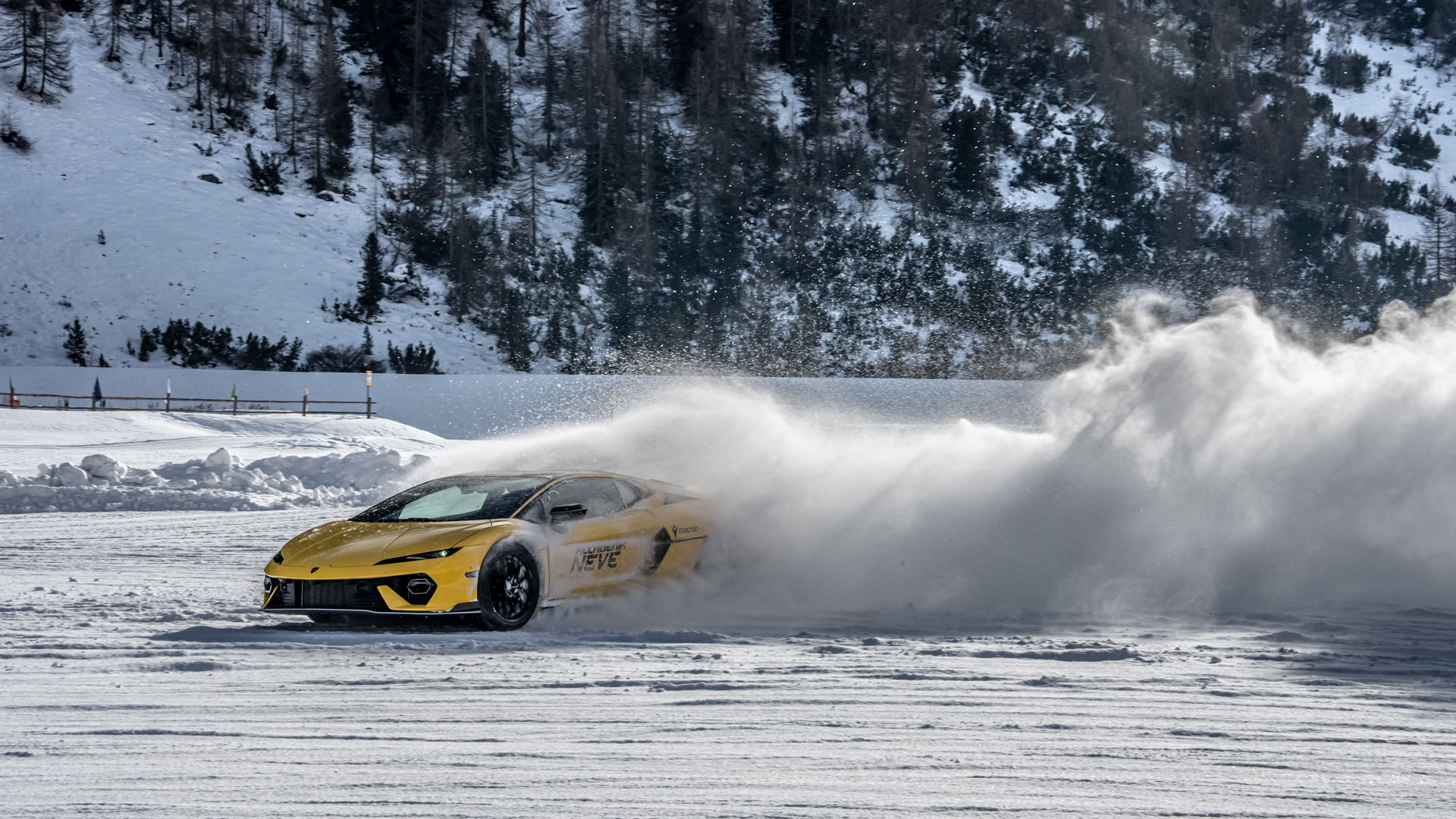 Lamborghini Academia Neve 2026 (15) Lamborghini Academia Neve 2026 (15)