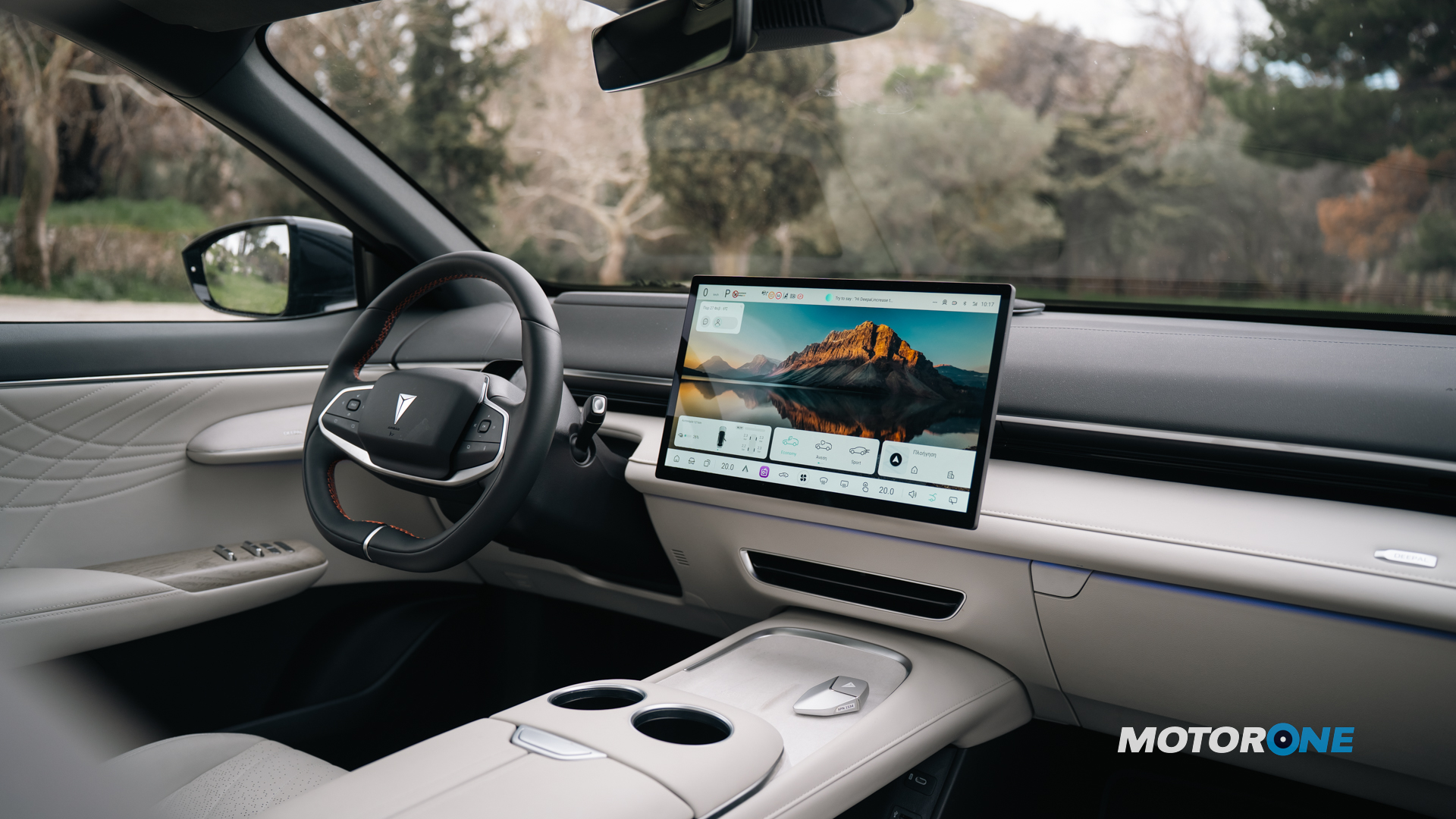 Changan Deepal S07 black test drive 38