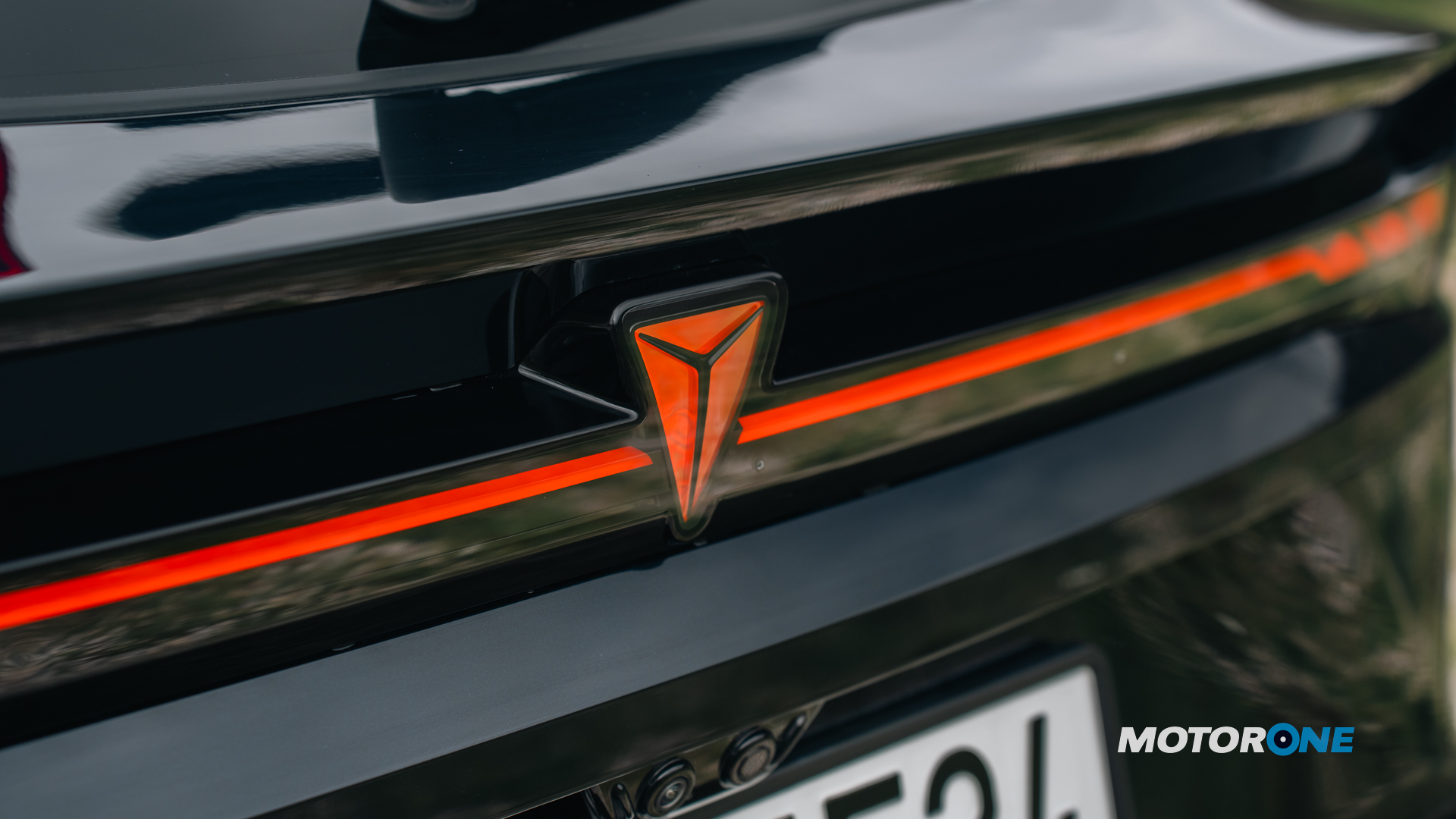 Changan Deepal S07 black test drive 9