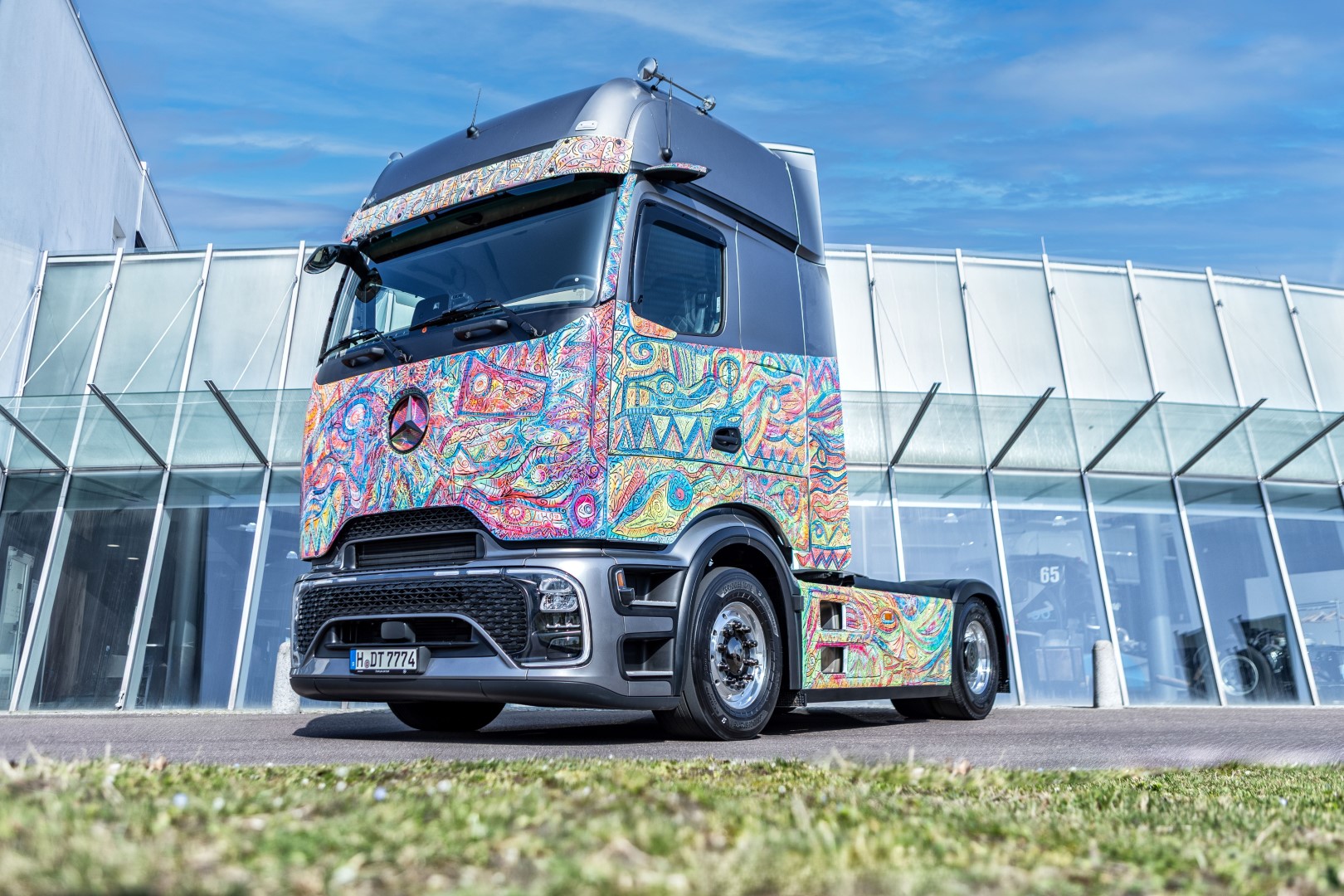 Mercedes Benz Actros L Art Edition 3 Mercedes-Benz Trucks: Το Actros L ProCabin γίνεται… έργο τέχνης