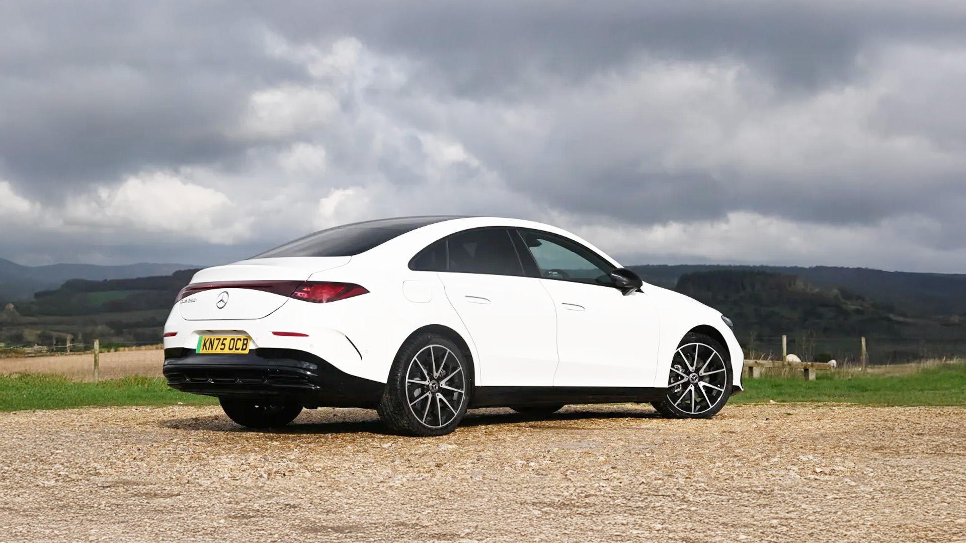 Οδηγούμε τη νέα Mercedes-Benz CLA στην ηλεκτρική και υβριδική εκδοχή της