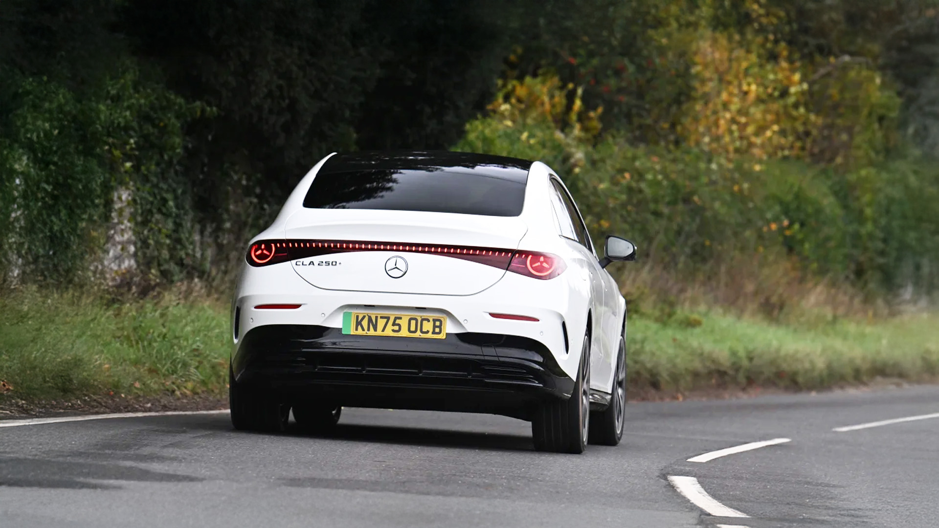Οδηγούμε τη νέα Mercedes-Benz CLA στην ηλεκτρική και υβριδική εκδοχή της