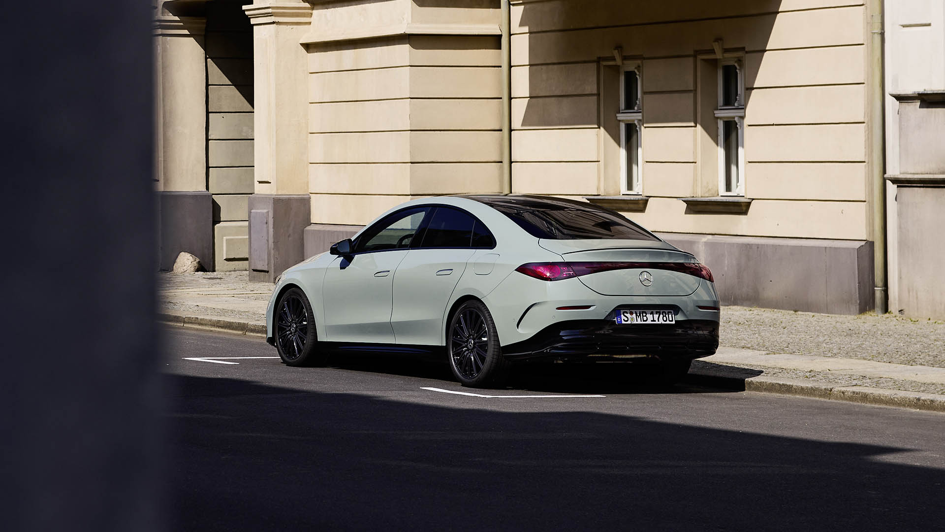 Mercedes Benz CLA (2) Mercedes Benz CLA (2)