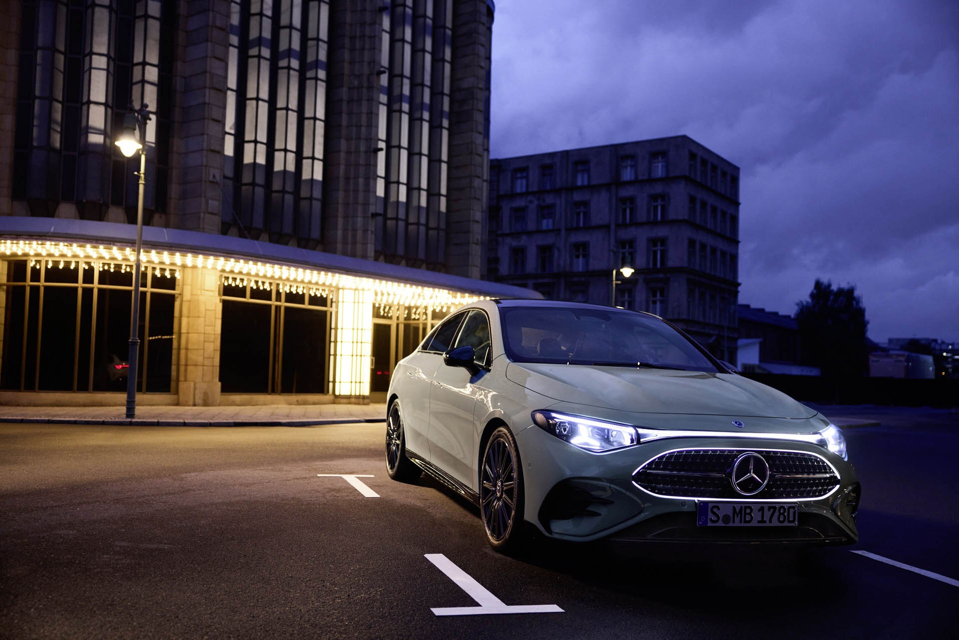 Mercedes Benz CLA (4) Mercedes Benz CLA (4)