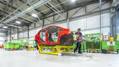 Toyota Yaris dismantling recycling (6)