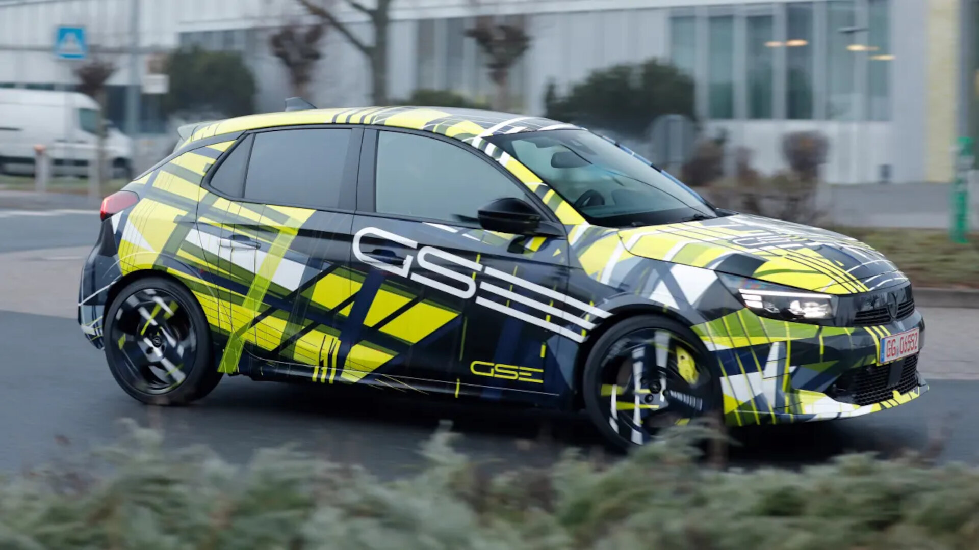 Vauxhall Corsa GSE front angled dynamic gwjpyu