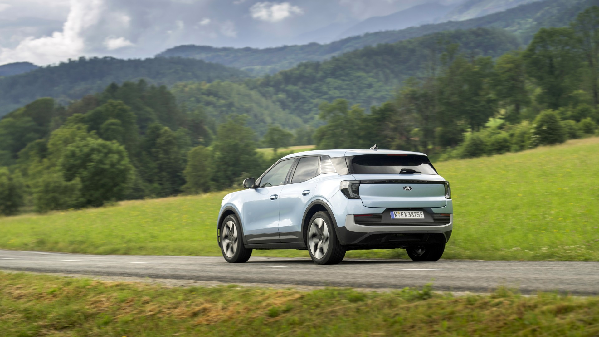Το αμιγώς ηλεκτρικό Ford Explorer συνδυάζει τις καινοτόμες λύσεις, με κορυφαία επίπεδα άνεσης, πρακτικότητας και συνδεσιμότητας