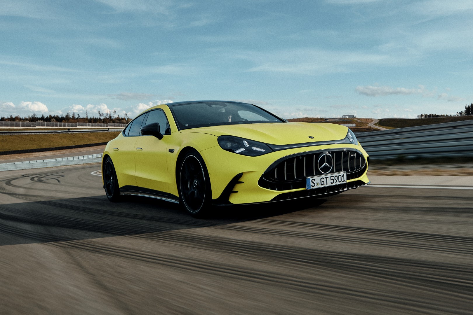 Αποκάλυψη για τη νέα Mercedes-AMG GT 4-Door Coupe των 1.169 ίππων