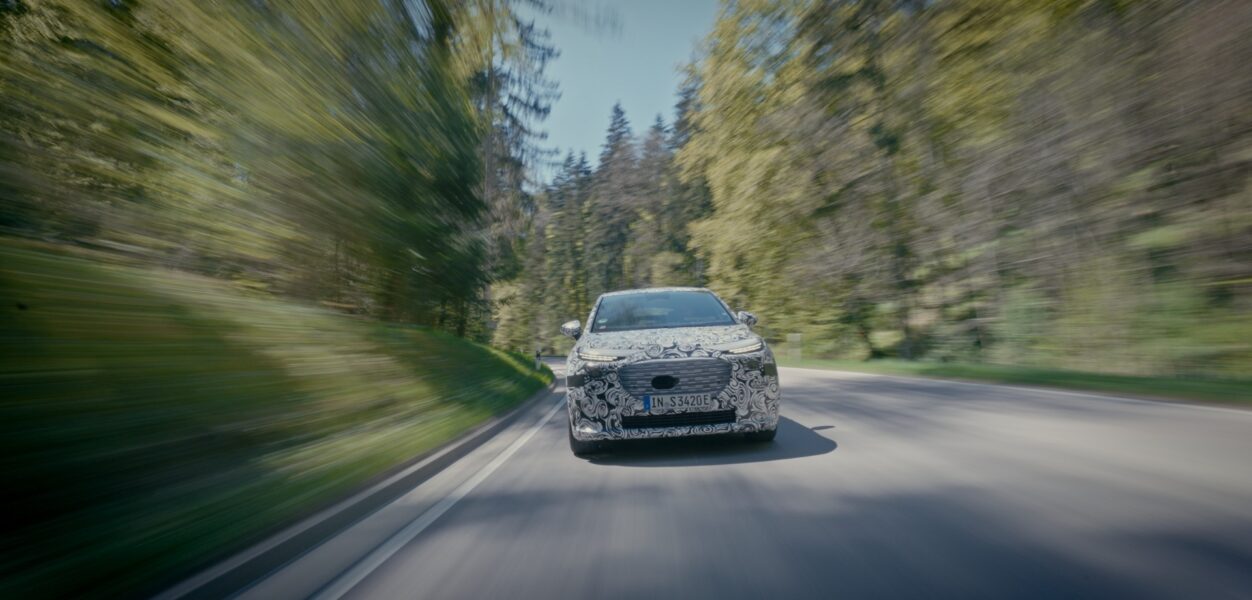 Audi A2 e-tron με καμουφλάζ, δυναμική φωτογραφία